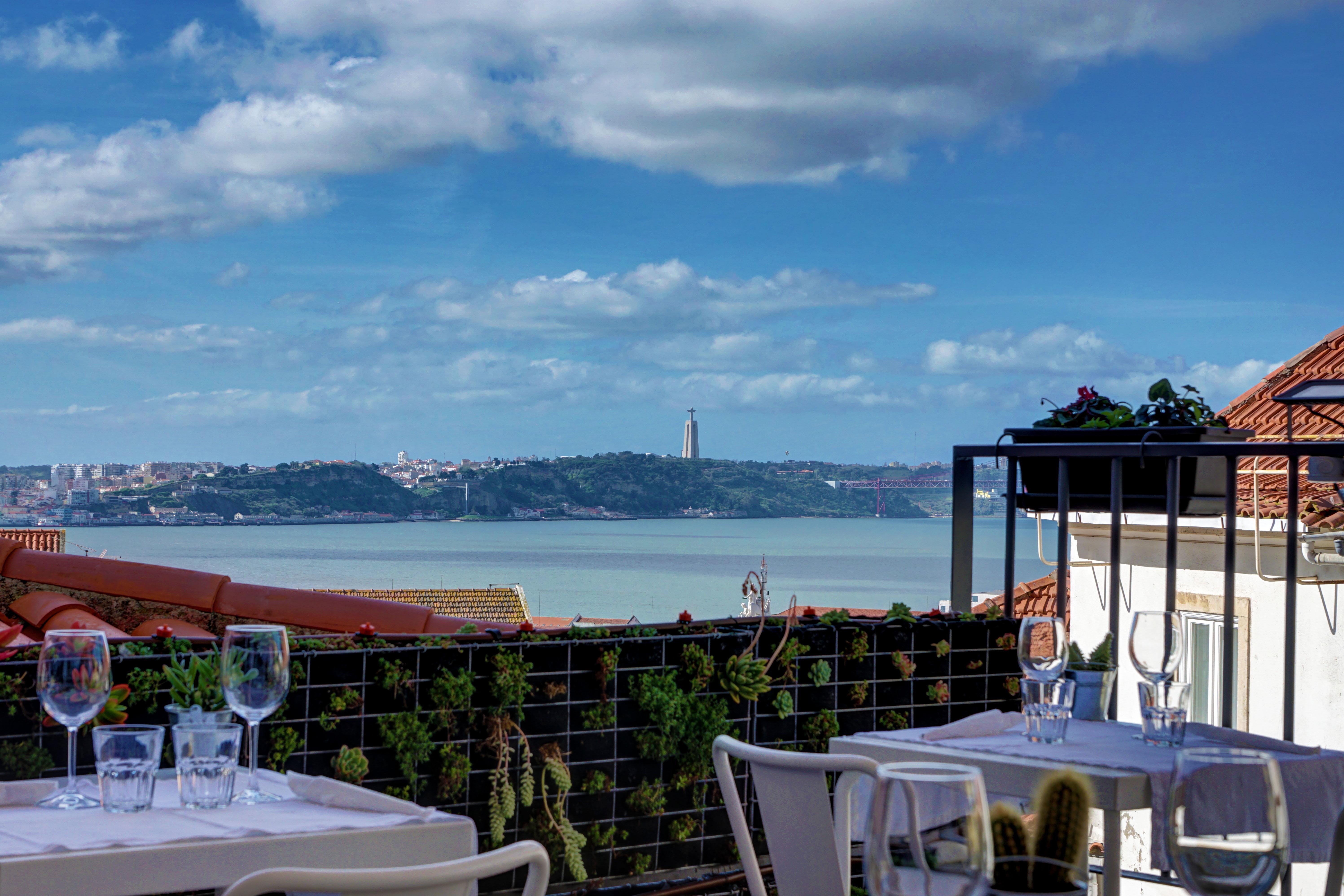 Solar Dos Mouros Hotel Lisbon Exterior photo