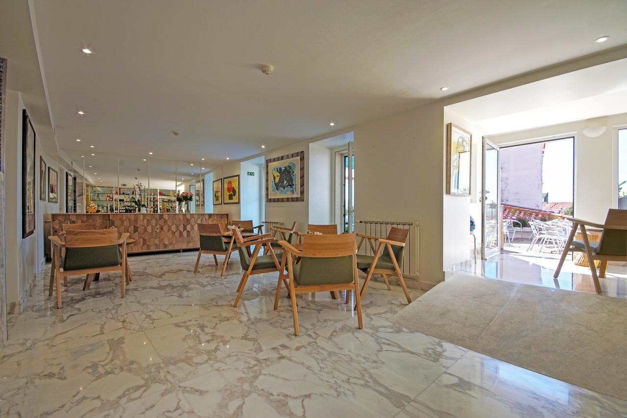 Solar Dos Mouros Hotel Lisbon Exterior photo