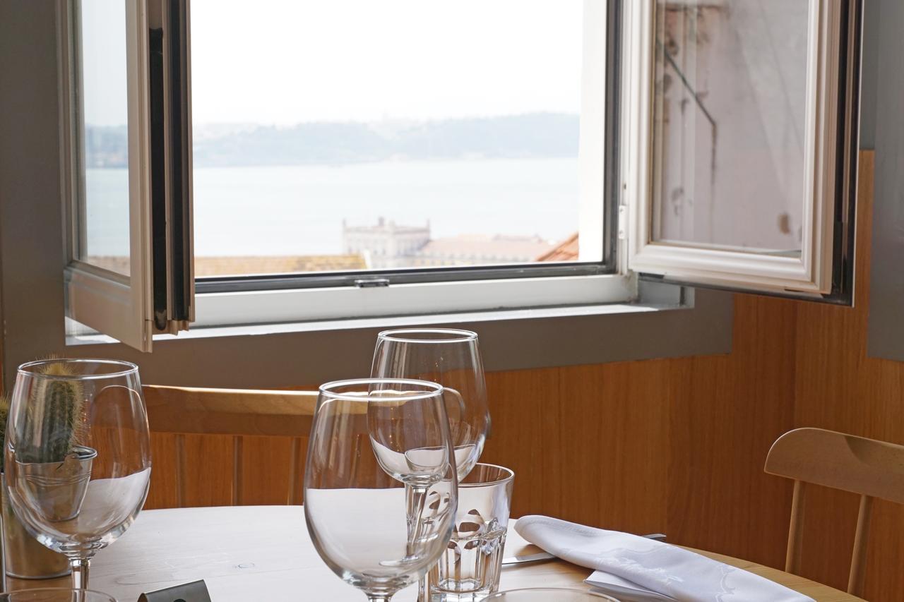 Solar Dos Mouros Hotel Lisbon Exterior photo